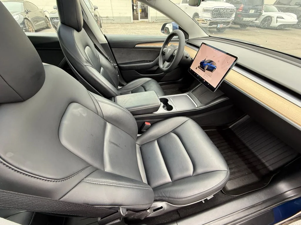 Used 2022  Tesla Base image 14