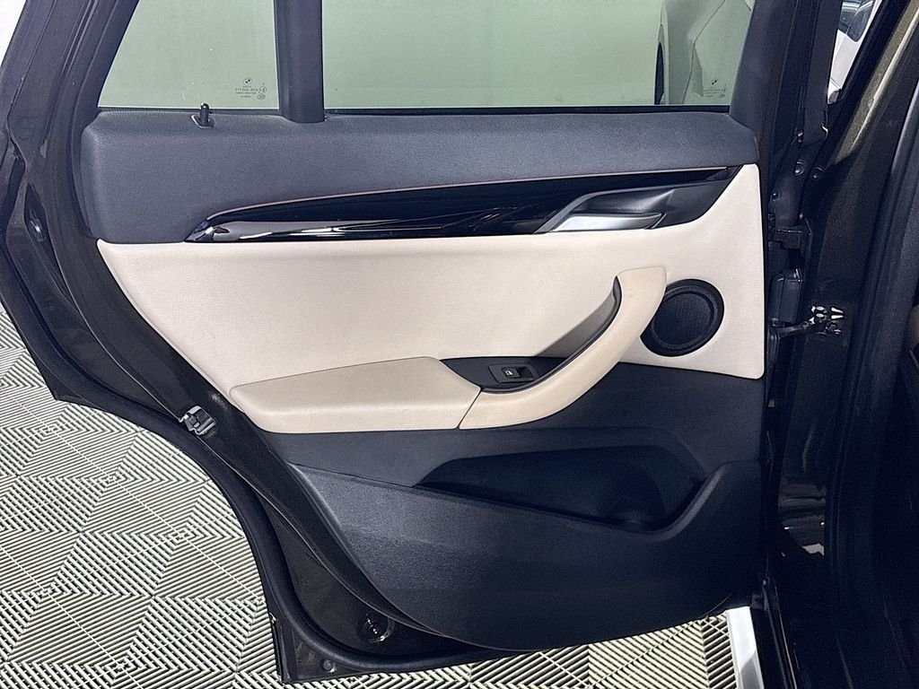 Used 2019 Green BMW xDrive28i image 20