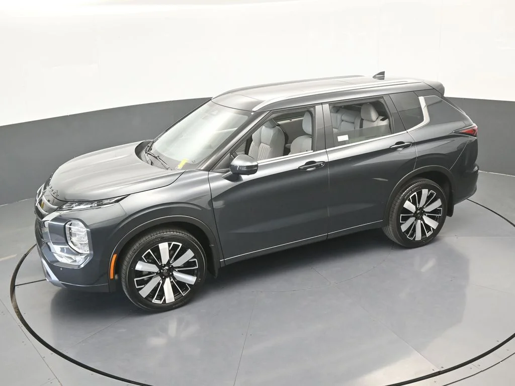 New 2026 Gray Mitsubishi SEL image 47