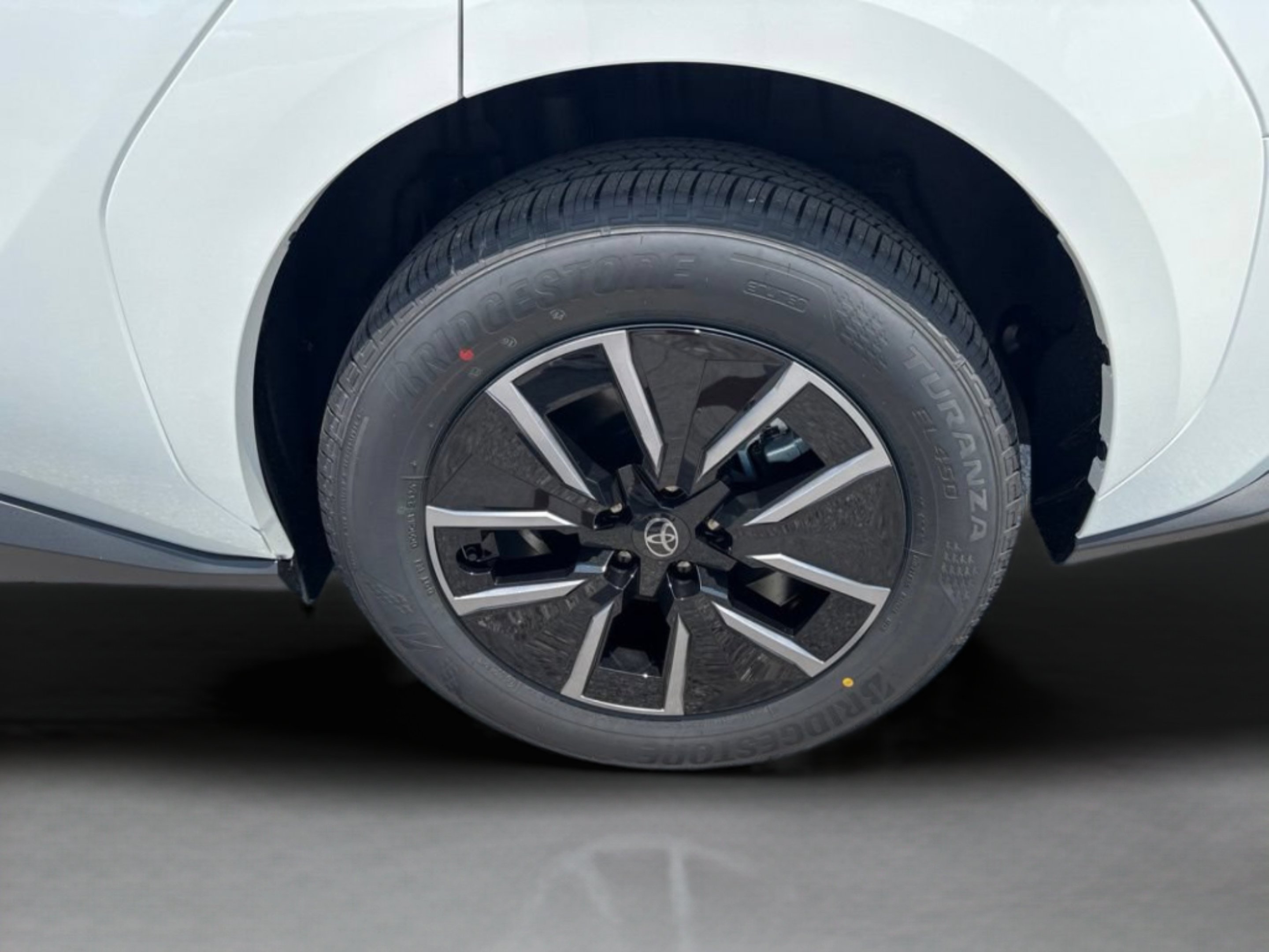 New 2026 Wind Chill Pearl Toyota XLE image 24