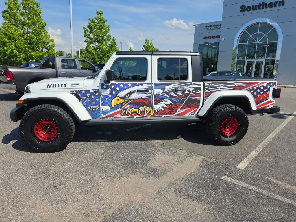 2025 Jeep Gladiator Willys - Photo 2