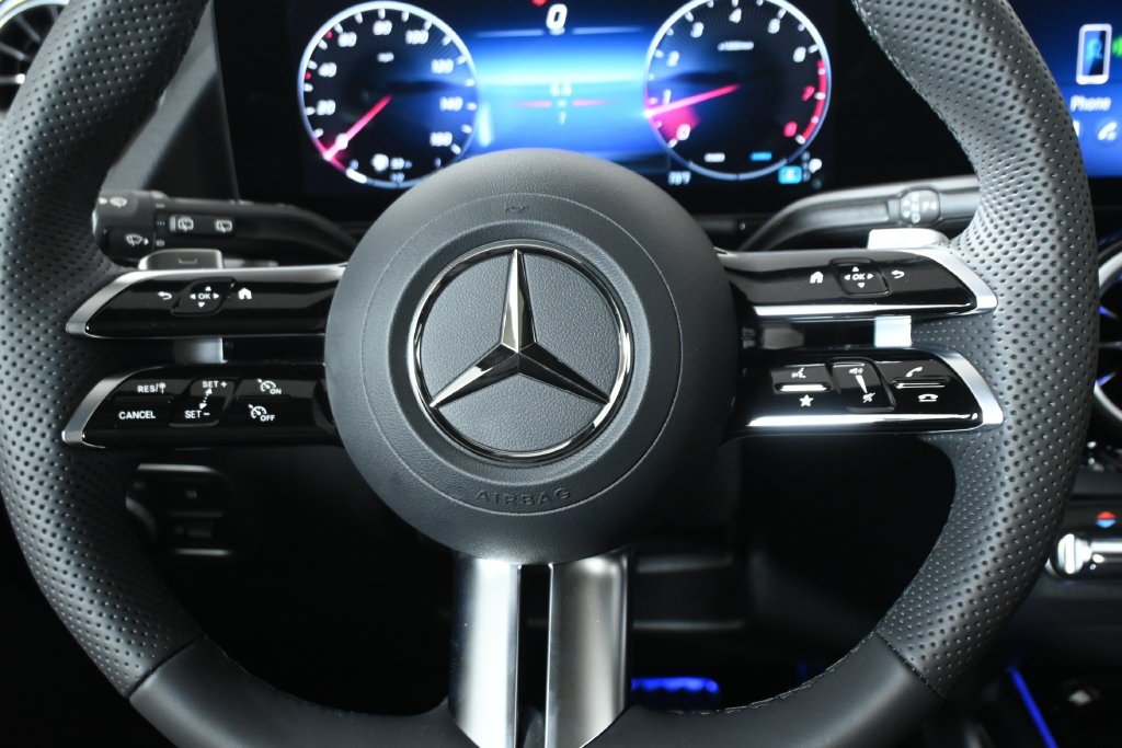 Used 2026 Mountain Grey Metallic Mercedes-Benz GLA 250 image 19