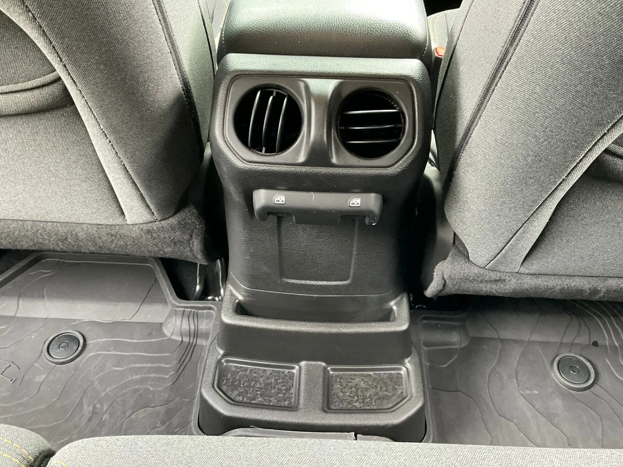 Used 2024 Silver Jeep Willys 4xe image 20