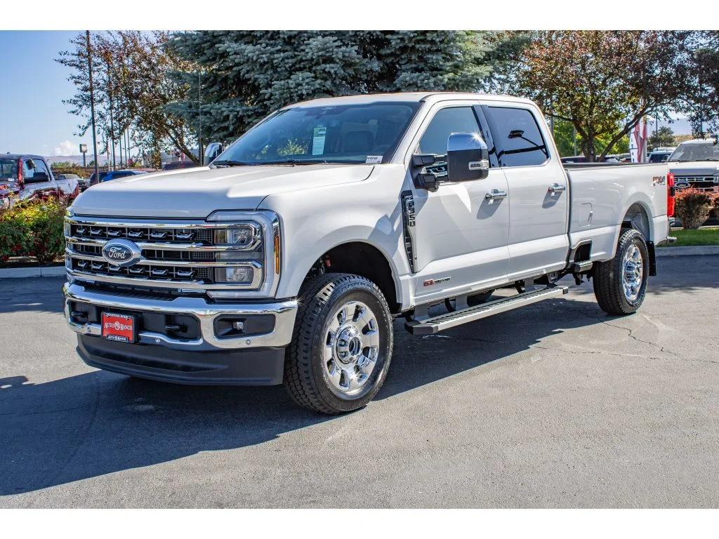 New 2026 Star White Metallic Tri-Coat Ford LARIAT image 4