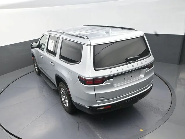 Used 2023 Silver Jeep Base image 15