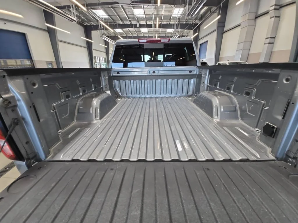 Used 2025 Sterling Metallic GMC Elevation image 23