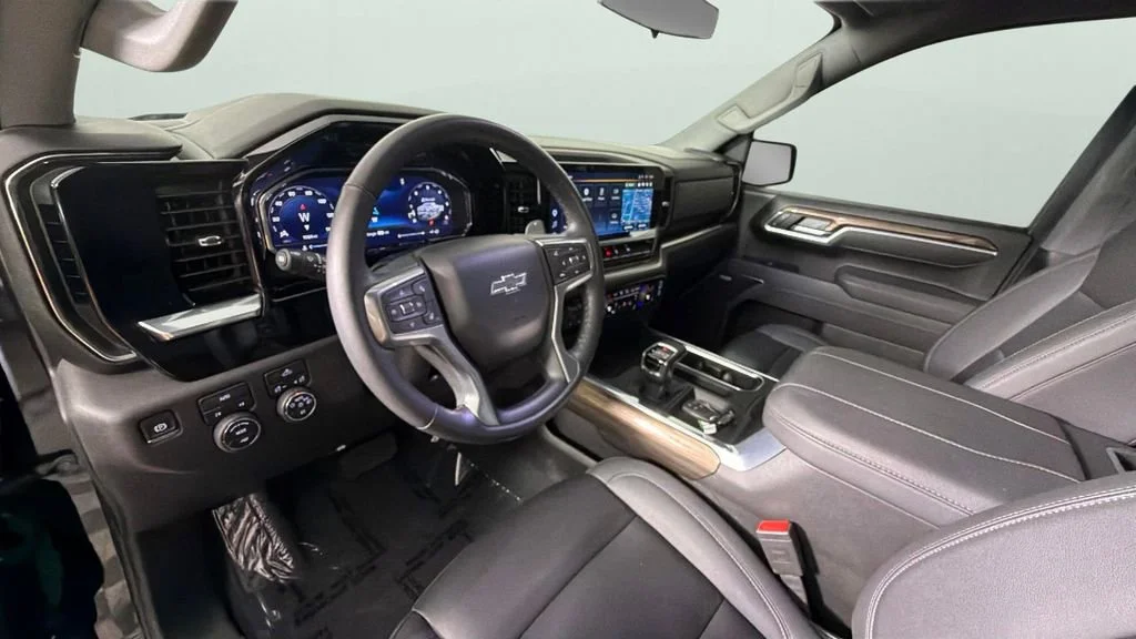 Used 2025 Black Chevrolet RST image 18