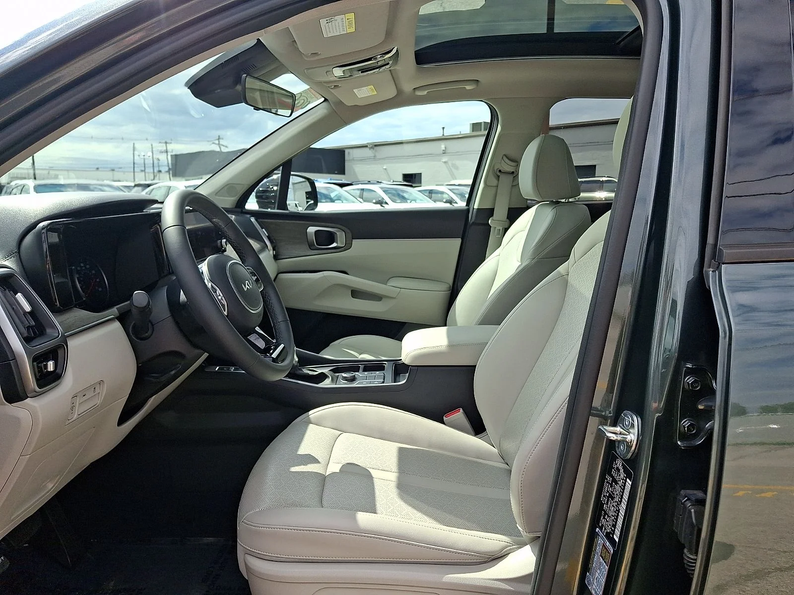Used 2023 Green Kia X-Line S image 13