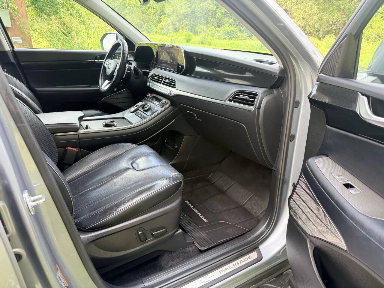 Used 2021 Gray Hyundai Limited 4dr SUV image 29