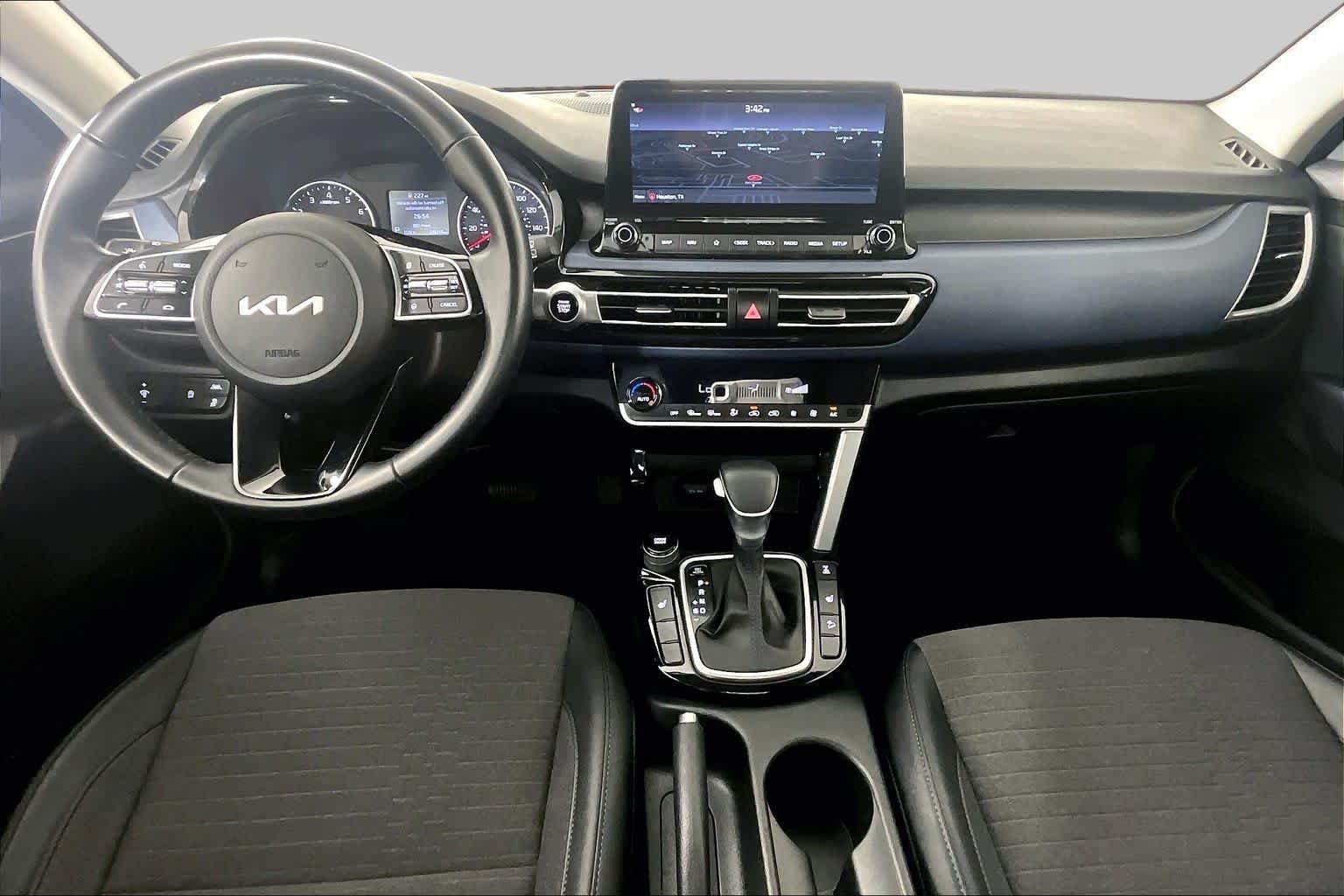 Used 2022 Gravity Gray Kia Nightfall image 13