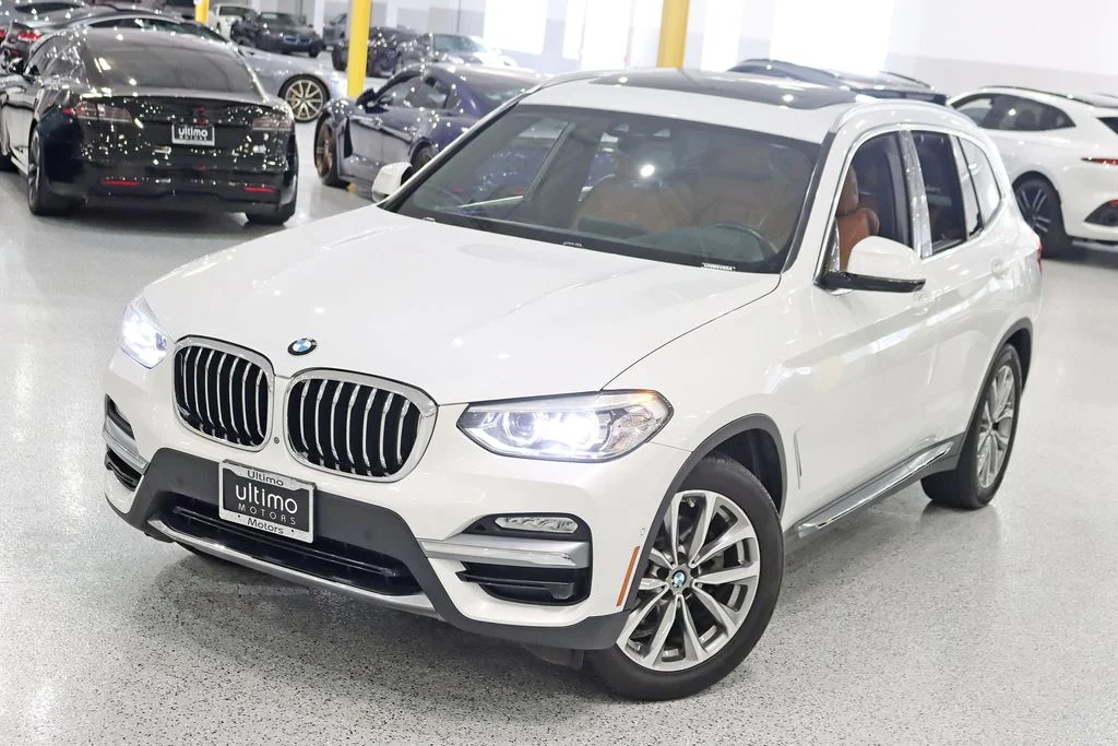 Used 2019 White BMW xDrive30i image 5