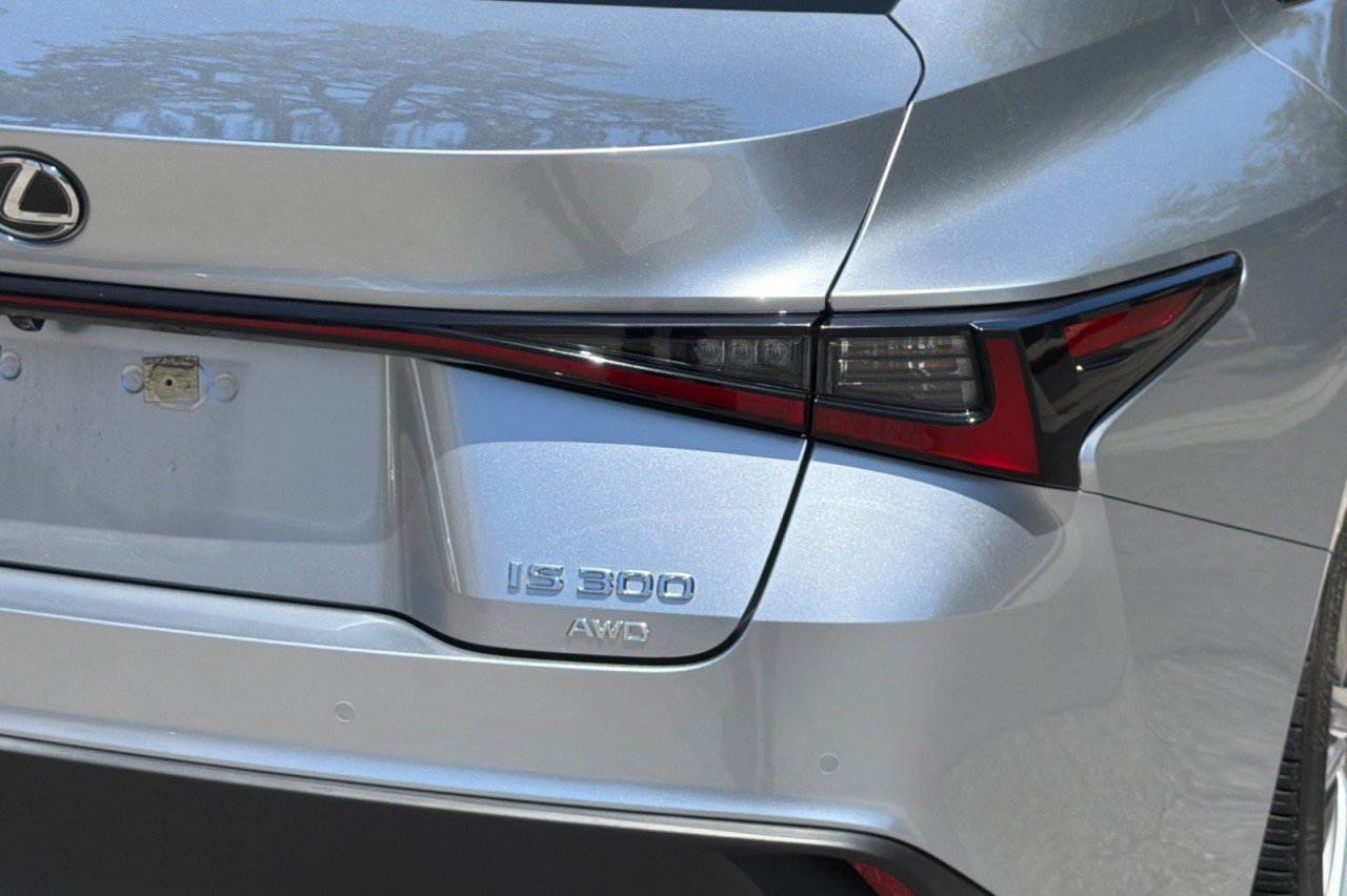 Used 2024  Lexus IS 300 image 25
