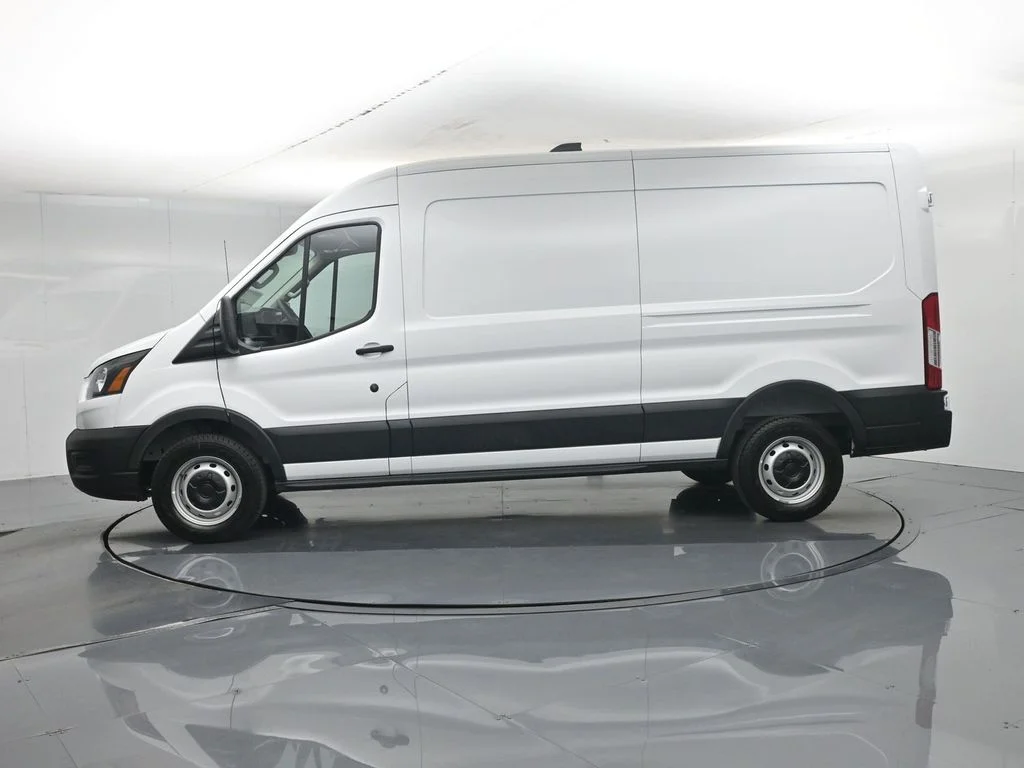 New 2026 Oxford White Ford Base image 22