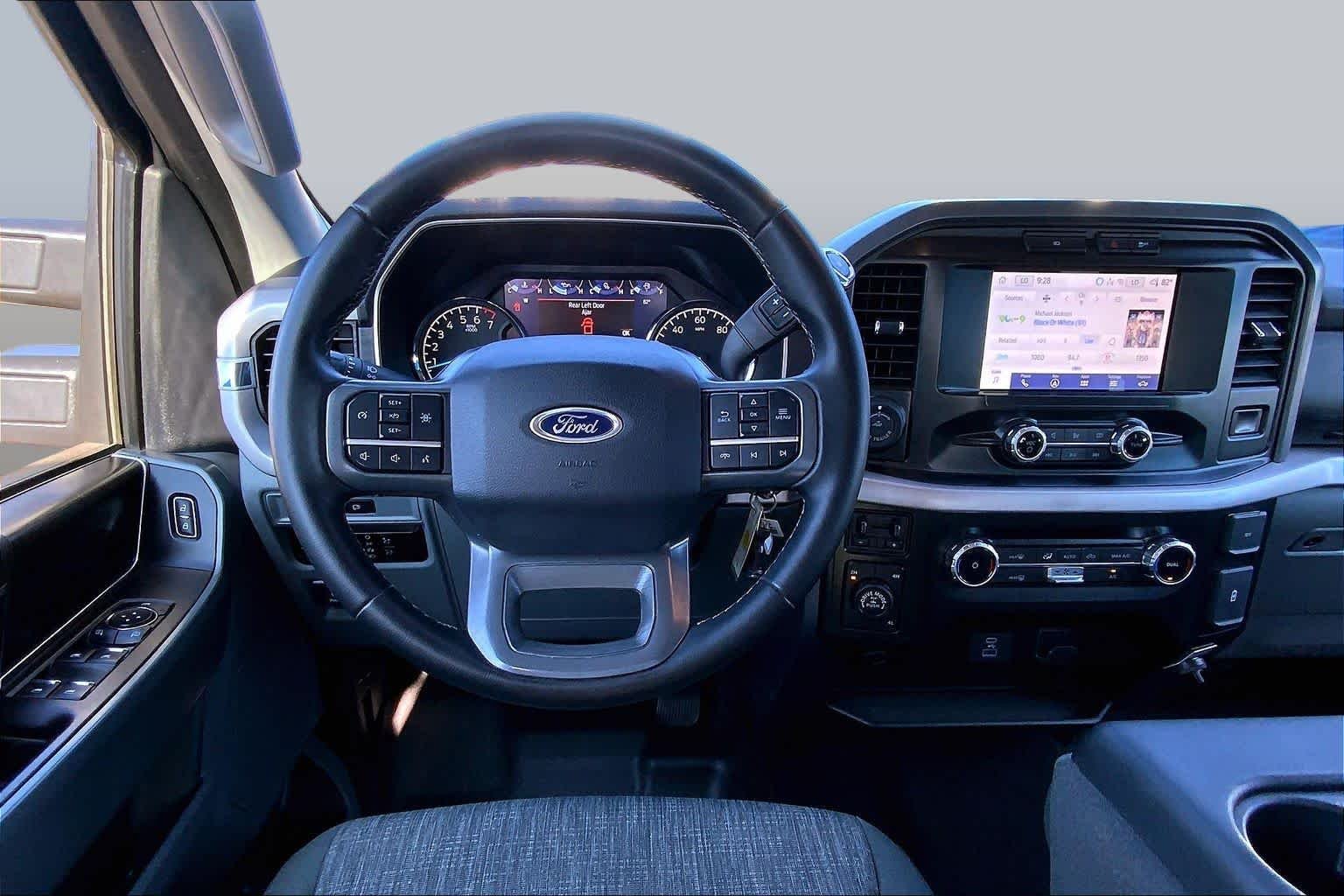 Used 2023 Oxford White Ford XLT image 6