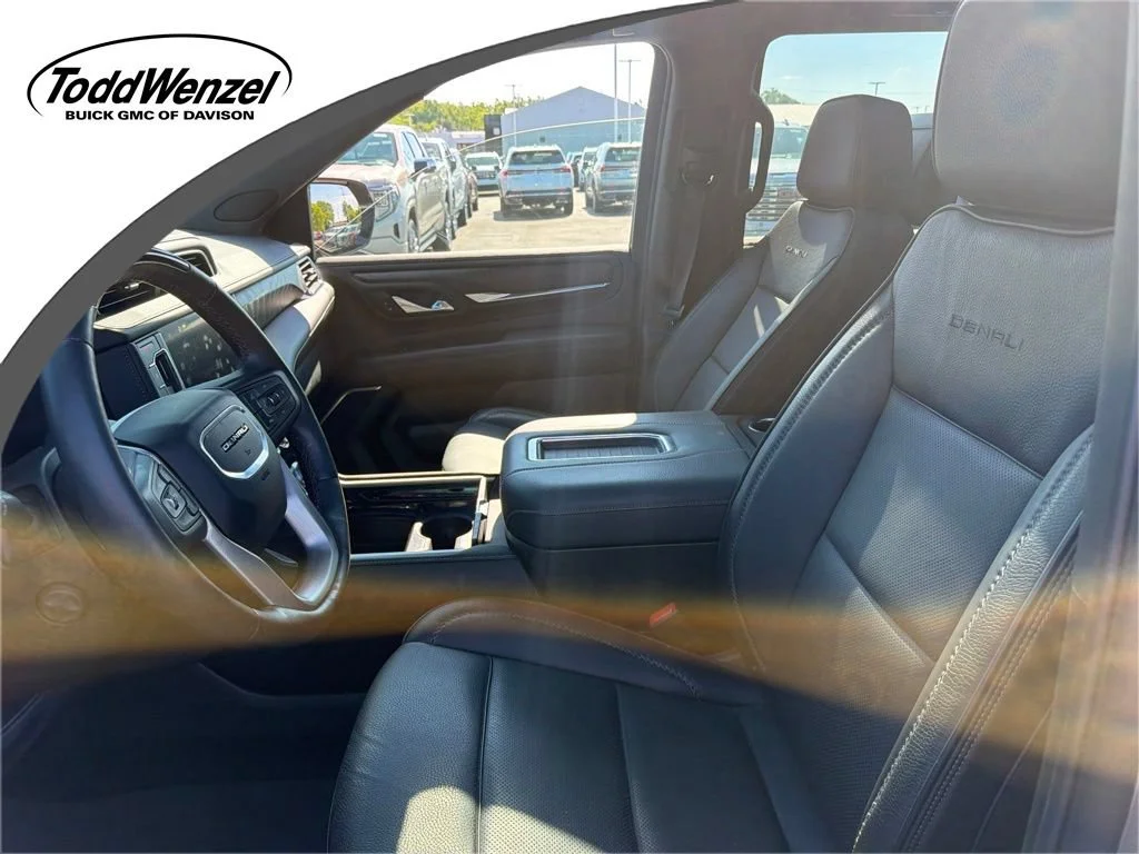 2023 GMC Yukon 4WD Denali's photo