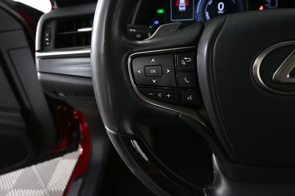 Used 2020 Red Lexus 300h Luxury image 10