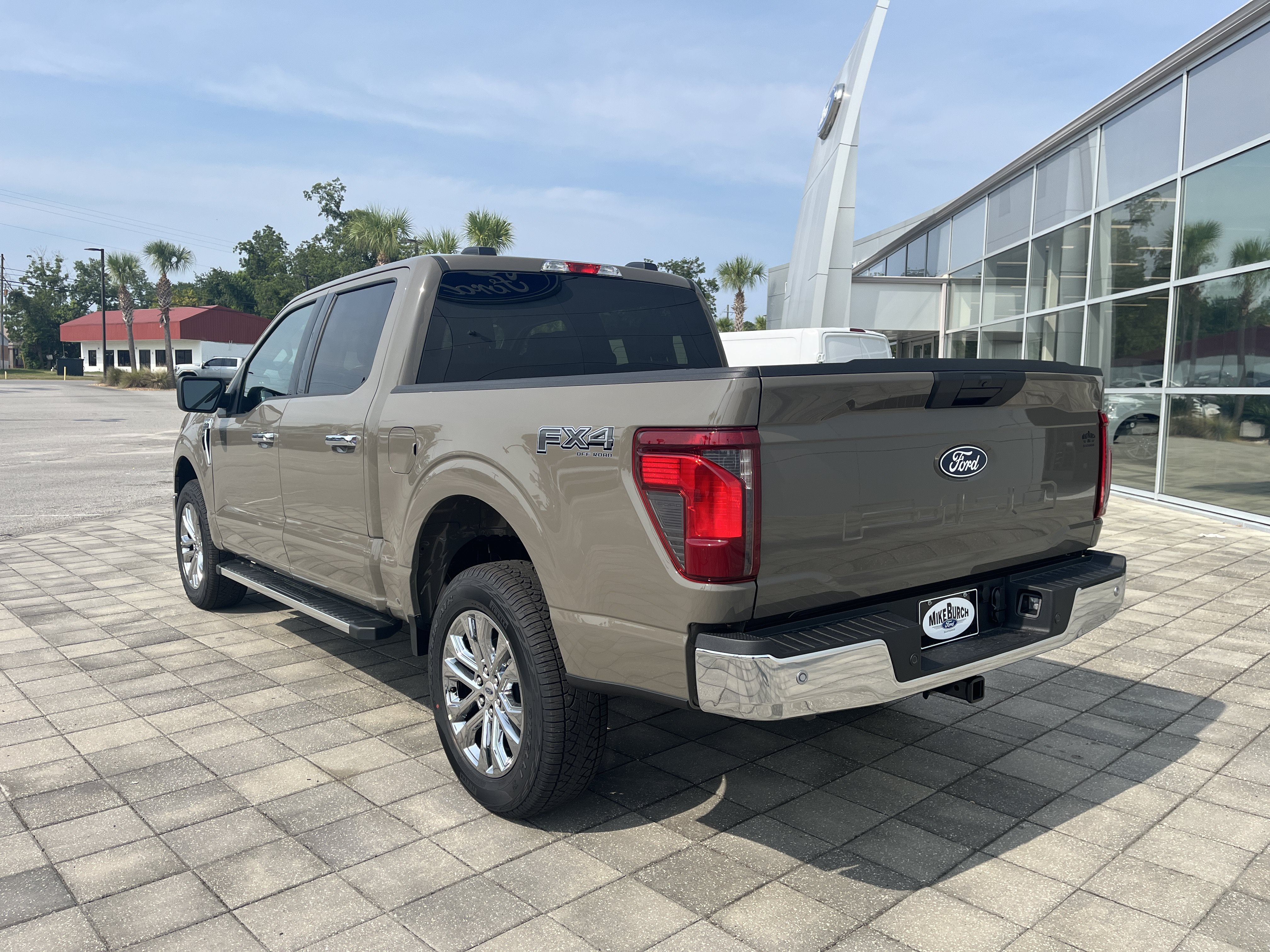 New 2026 Marsh Gray Ford XLT image 4