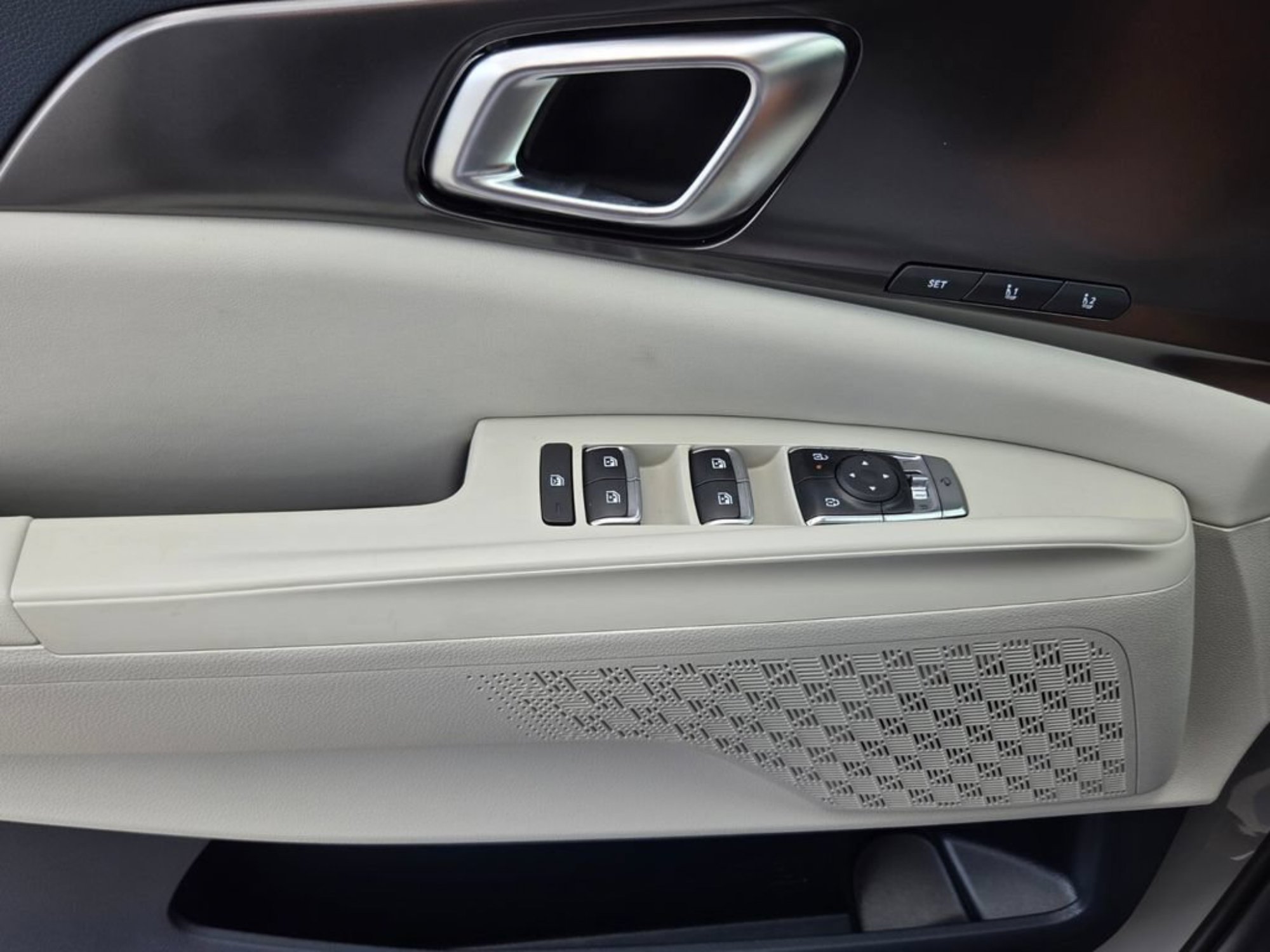 New 2027 Ceramic Silver Kia SX image 29