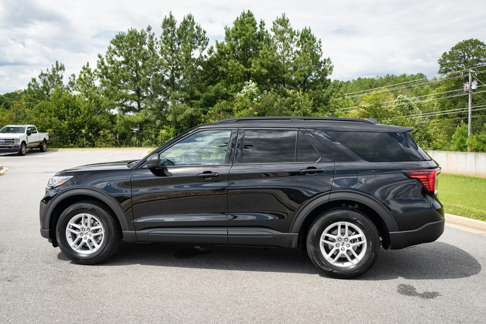 New 2027 Agate Black Metallic Ford Active image 7