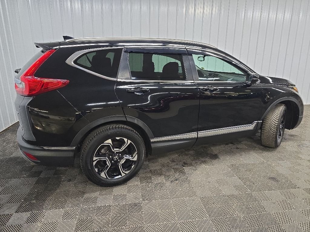 Used 2018 Crystal Black Pearl Honda Touring image 3