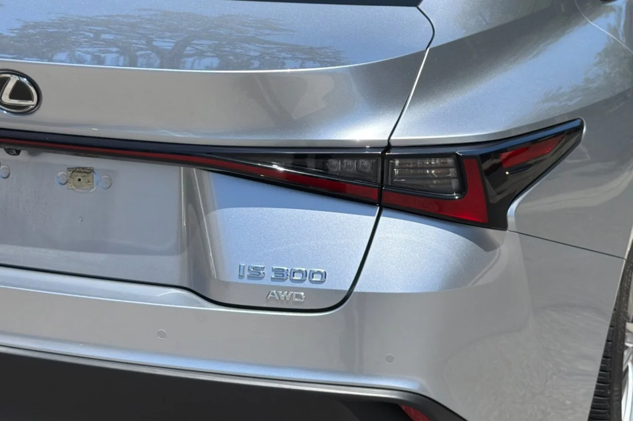 Used 2024  Lexus IS 300 image 25