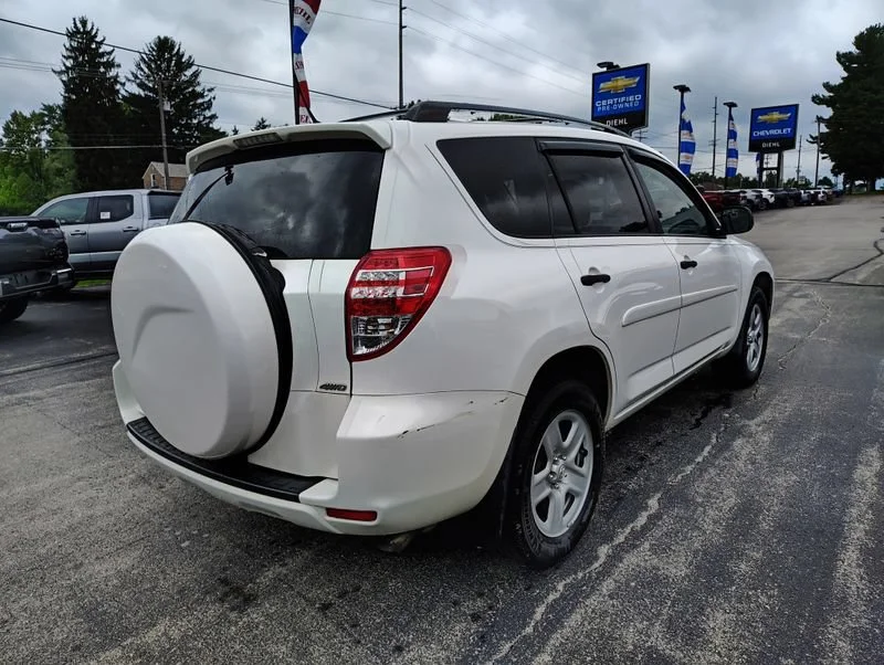 Used 2012 White Toyota 4WD 4dr I4 (Natl) image 4