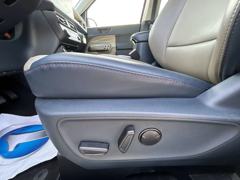 Used 2025 Red Ford Lariat image 14
