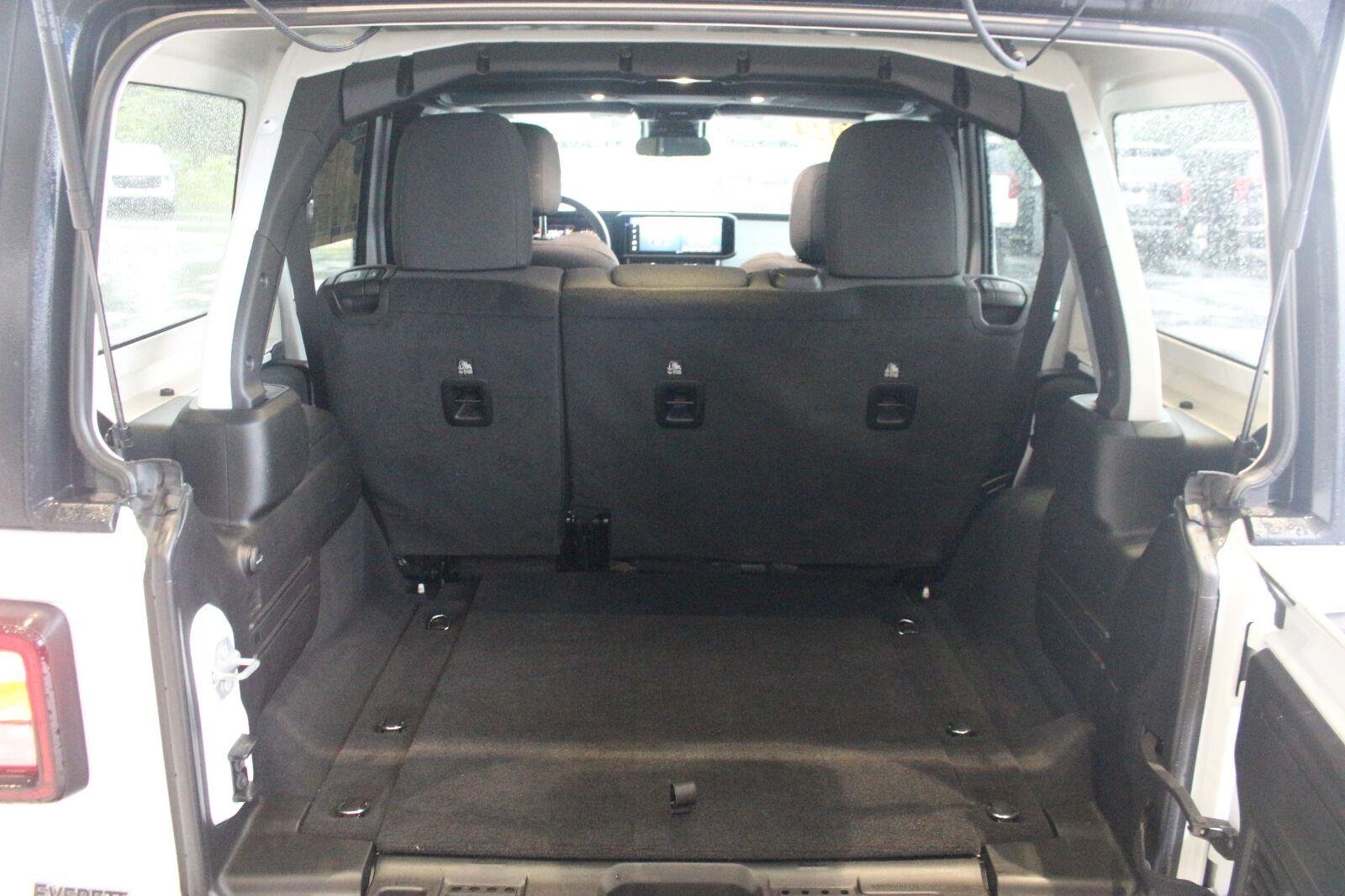 Used 2024 Whyte Jeep Sport S image 9