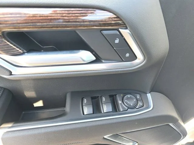 New 2026 Summit White GMC Elevation image 10