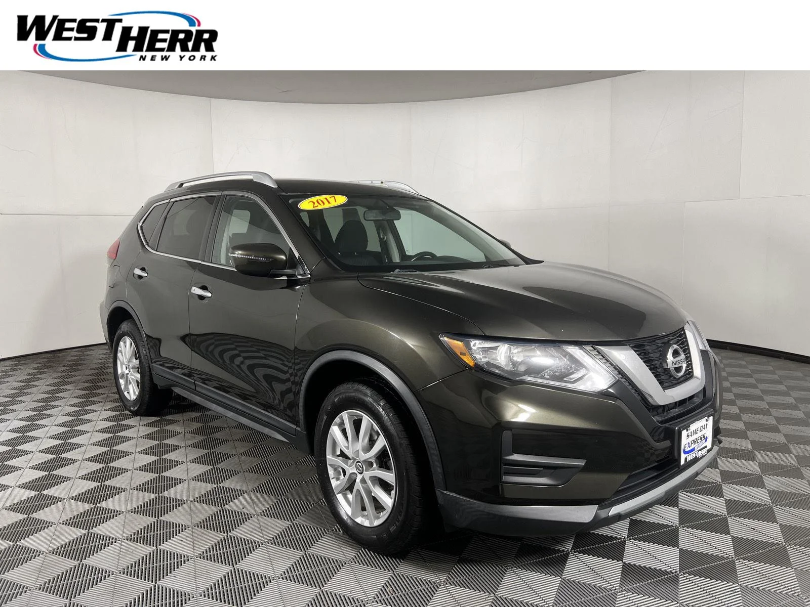 Used 2017 Midnight Jade Nissan SV image 1