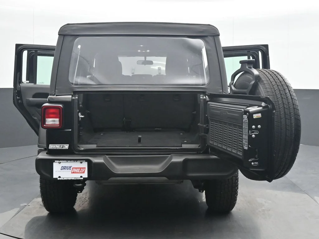 Used 2022 Black Jeep Unlimited Sport image 34