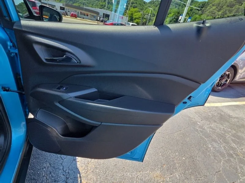 Used 2025 Blue Chevrolet ACTIV image 15