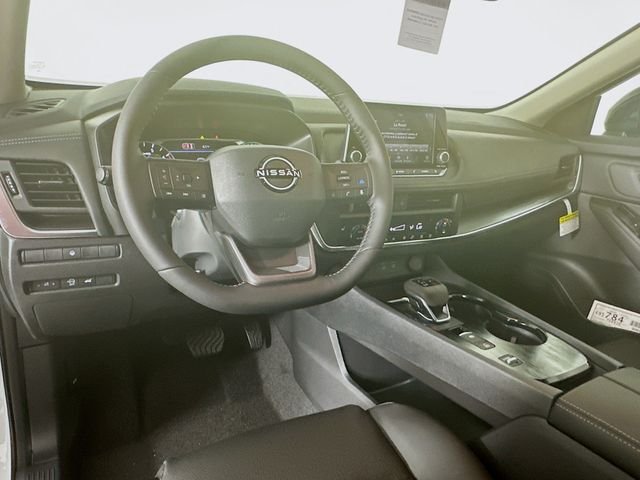 New 2026 Everest White Pearl TriCoat Nissan Dark Armor™ image 13