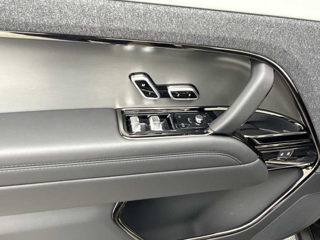 New 2026 Charente Grey Land Rover Dynamic SE image 20