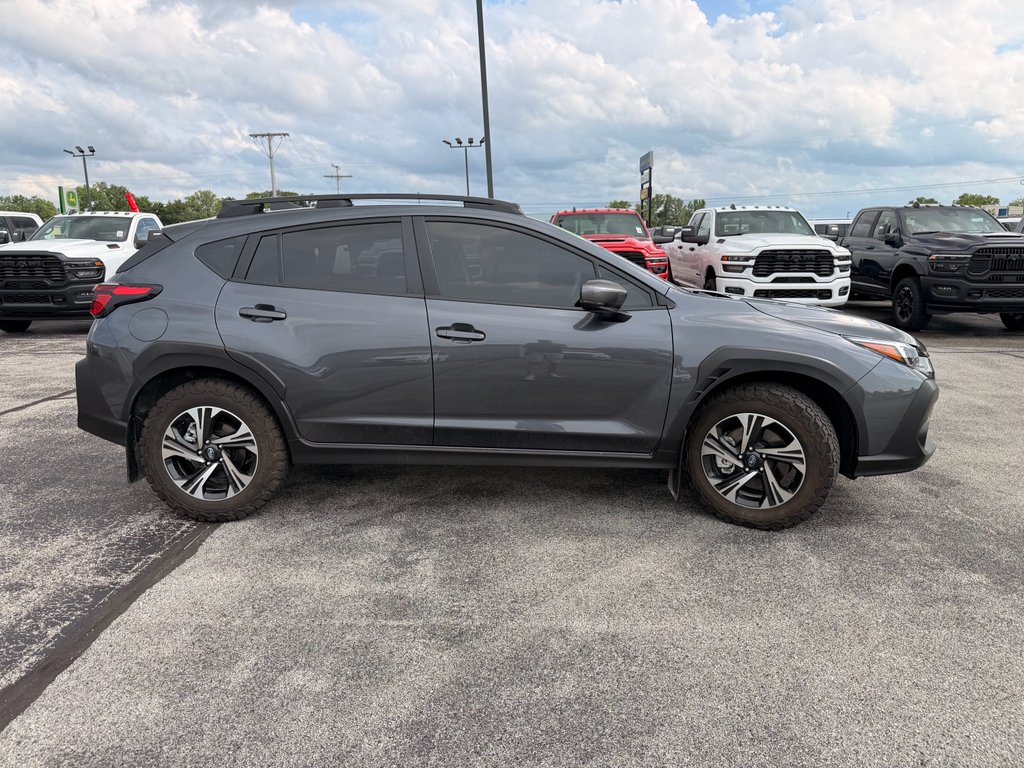 Used 2025 Magnetite Gray Metallic/Crystal Black Silica Subaru Premium image 5