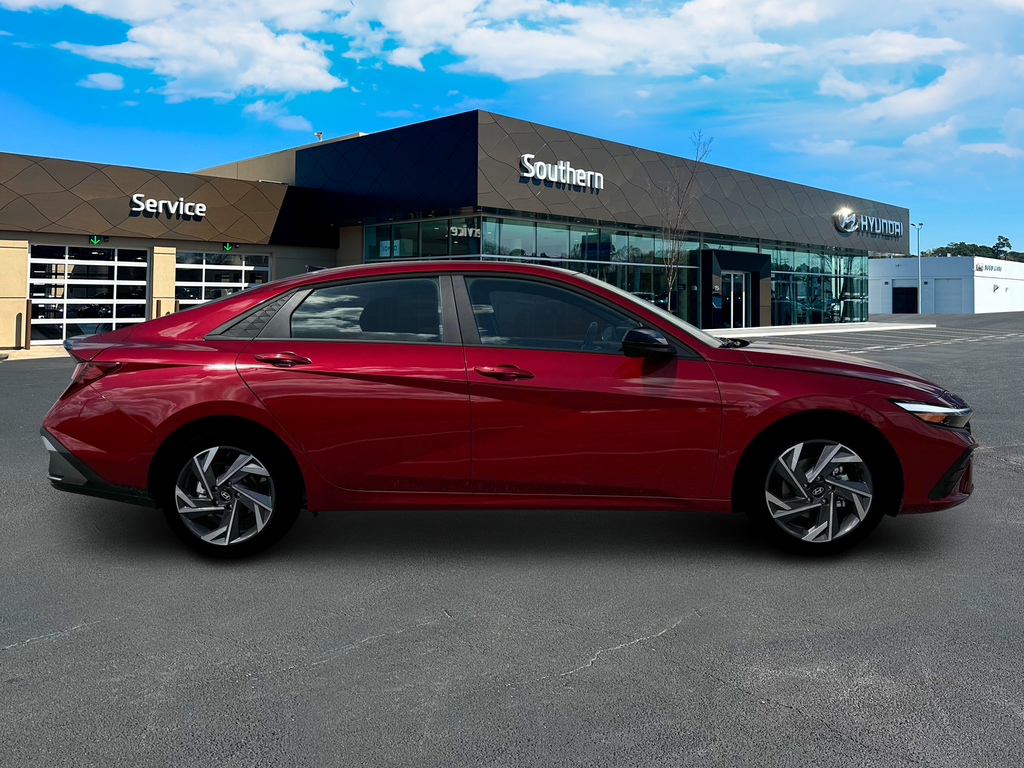 2025 Hyundai Elantra SEL Sport photo 3