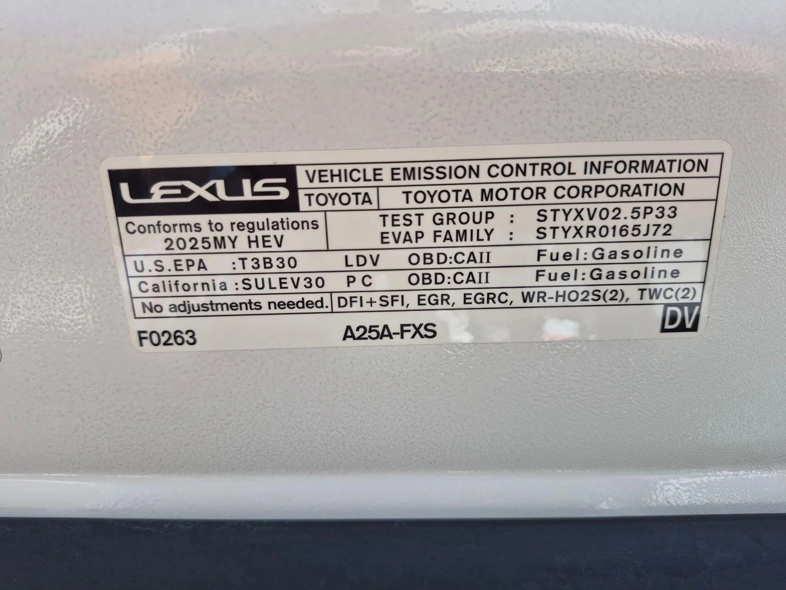 Used 2025 Eminent White Pearl Lexus ES 300h image 24