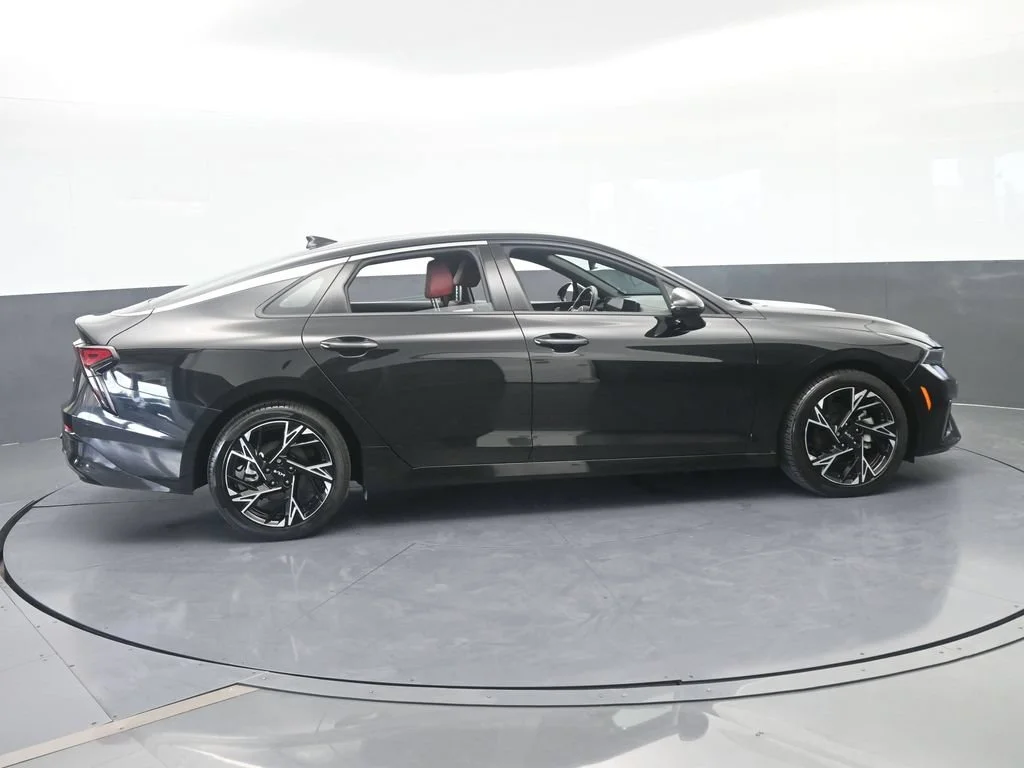 Used 2026 Aurora Black Kia GT-Line image 6