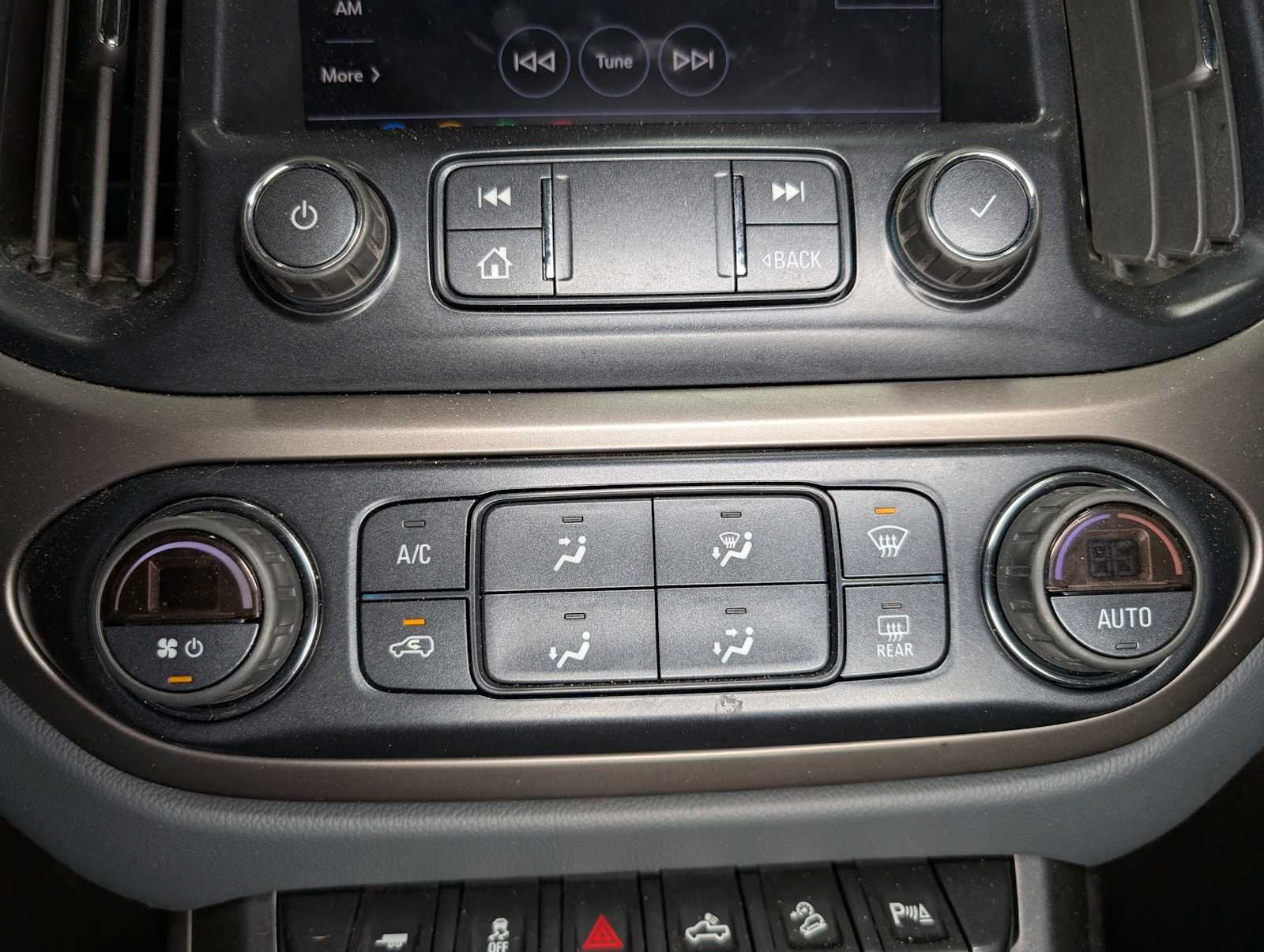 Used 2019 Kinetic Blue Metallic Chevrolet 4WD Z71 image 31