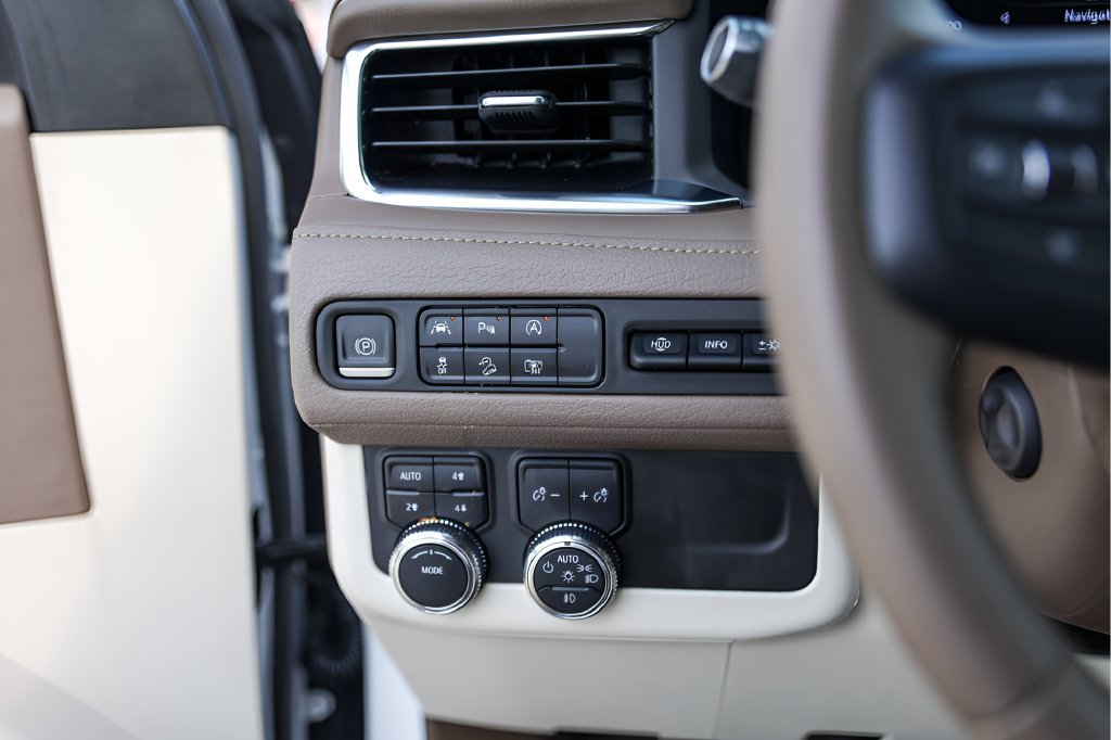 Used 2024 White GMC Denali image 17