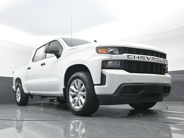 Used 2022 White Chevrolet Custom image 1