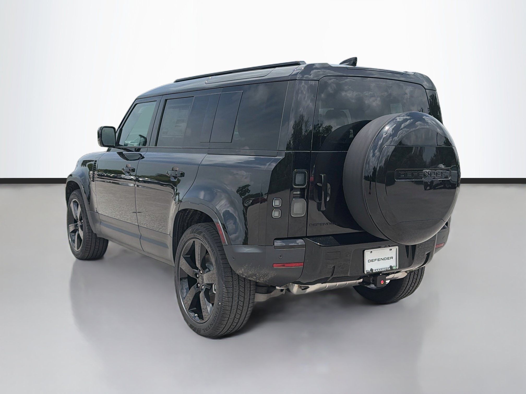 New 2026 Santorini Black Land Rover S image 3