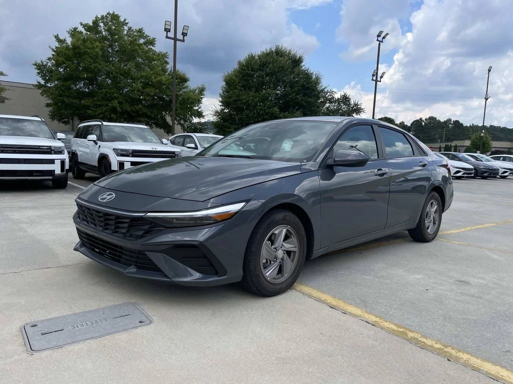 New 2026 Gray Hyundai SE image 7