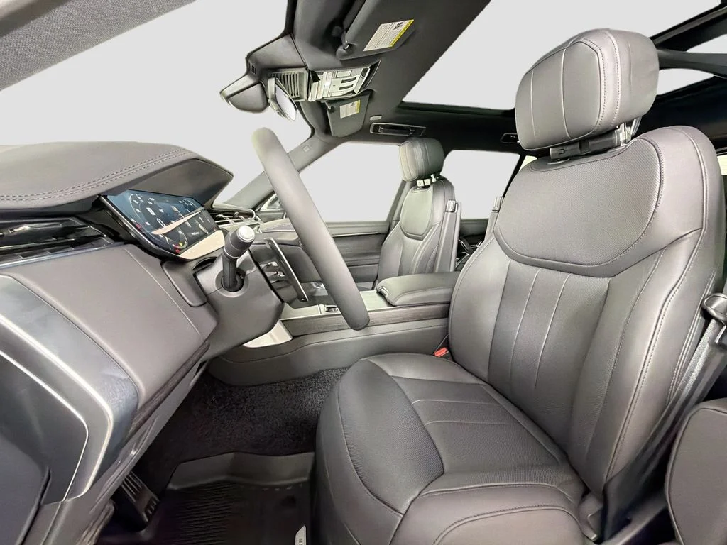 New 2026 Carpathian Grey Land Rover SE image 22