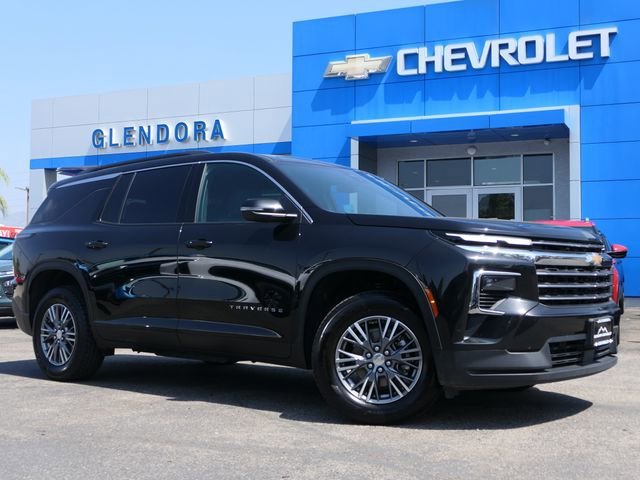 2025 Chevrolet Traverse FWD LT's photo