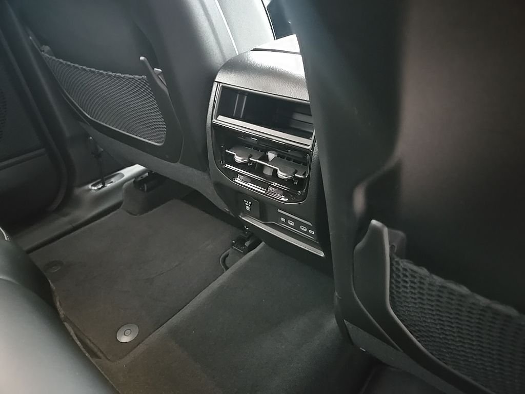 New 2026 Bright White Clear-Coat Exterior Paint Jeep Altitude image 83
