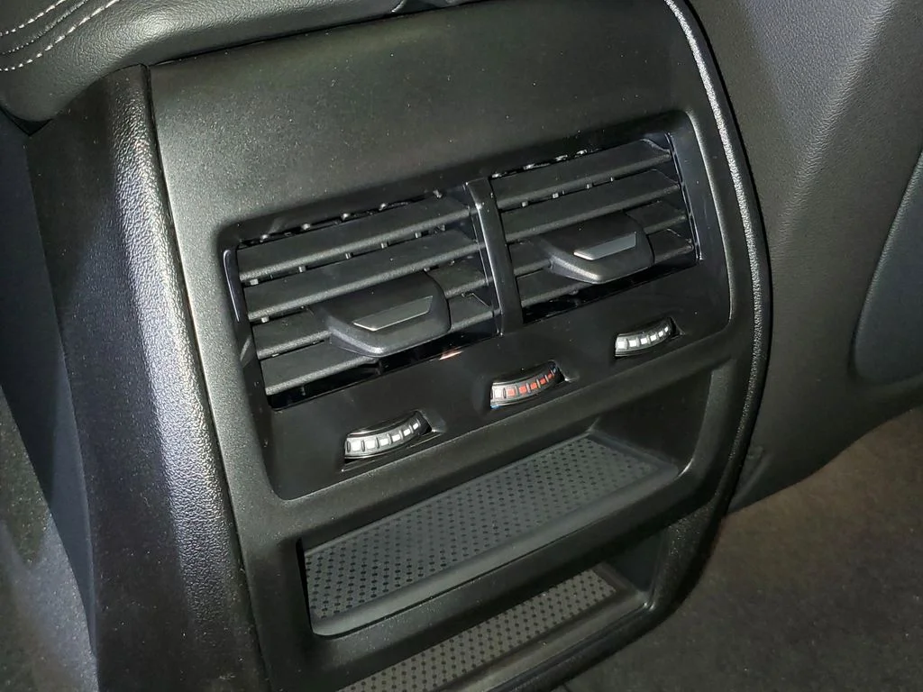Used 2026 Skyscraper Grey Metallic BMW sDrive40i image 12