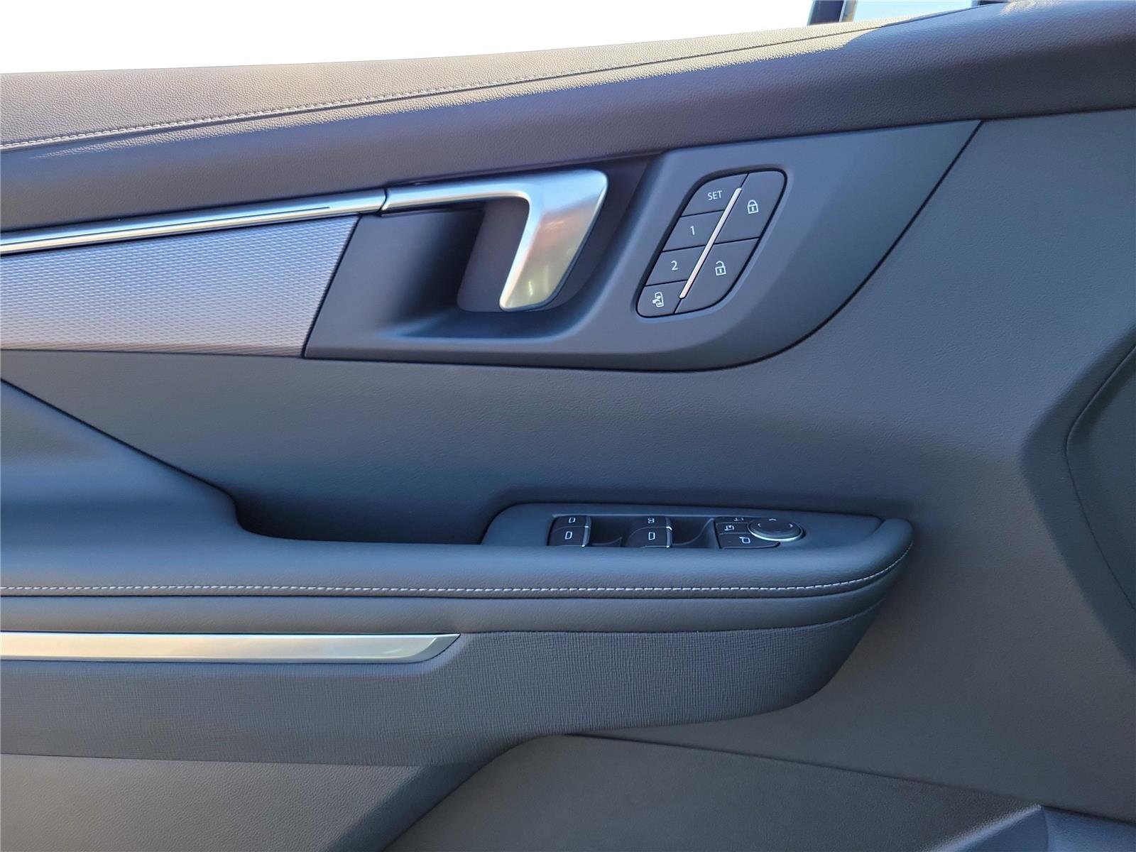 2026 Buick Enclave Sport Touring - Photo 18