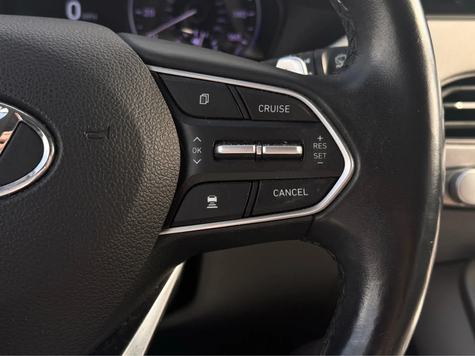 Used 2022 Hyper White Hyundai SEL image 21