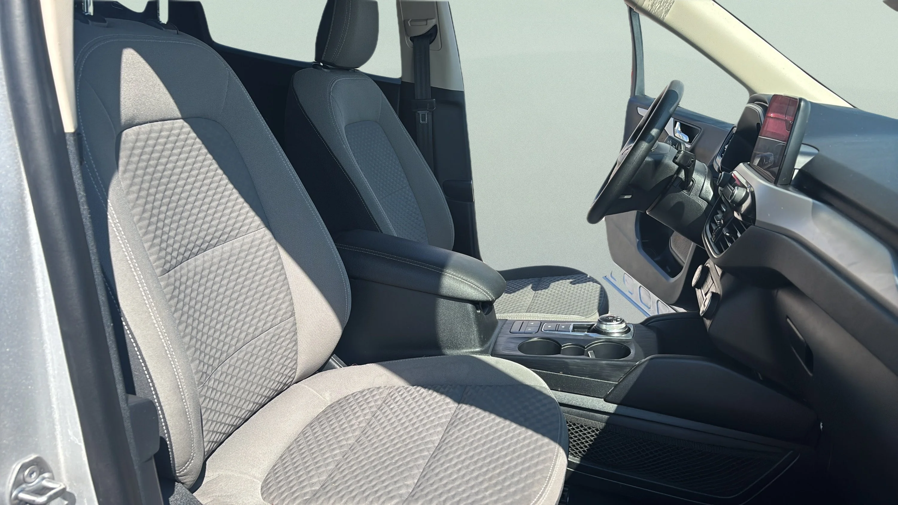 Used 2020 Silver Ford SE FWD image 11